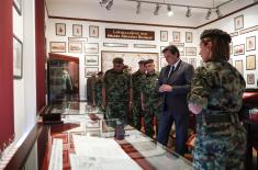 Министар Гашић обишао Четврту бригаду копнене војске 