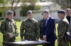 Министар Стефановић: Најважнији ресурс наше војске су људи