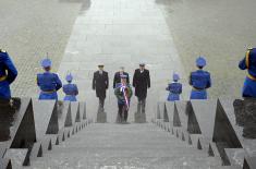 Minister Stefanović lays wreath at Monument to Unknown Hero to mark Armed Forces Day 