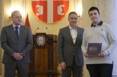 Ministers Stefanović and Ružić present awards to winners of "Our Soldier, Our Hero" competition