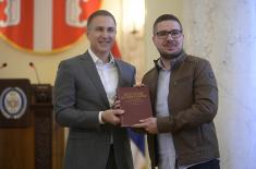 Ministers Stefanović and Ružić present awards to winners of "Our Soldier, Our Hero" competition