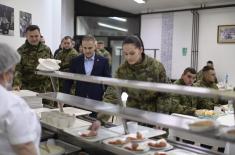 Minister Stefanović with Guard members