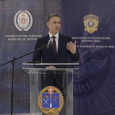 Ministers Stefanović and Vulin sign pilot training agreement