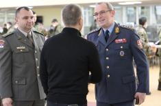 Minister Stefanović at lunch with Military Academy cadets and Reserve Officers Course participants