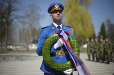 Ministar Stefanović položio venac povodom Dana sećanja na žrtve NATO agresije 