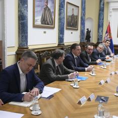 Meeting between ministers Stefanović and Ružić to discuss drafting of new law on military education