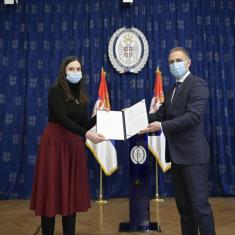 Minister Stefanović presents scholarships