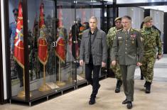 Minister Stefanović and Chief of General Staff Mojsilović talk to Serbian peacekeepers