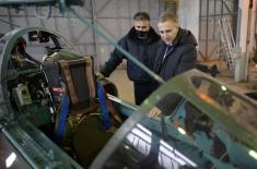 Minister Stefanović visits "Moma Stanojlović" Aviation Institute