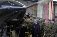 Minister Stefanović visits "Moma Stanojlović" Aviation Institute