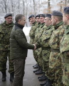 Minister Stefanović with Members of 310th Air Defence Self-Propelled Missile Battalion 