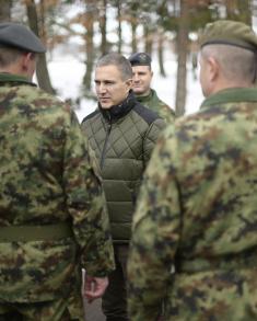 Minister Stefanović with Members of 310th Air Defence Self-Propelled Missile Battalion 