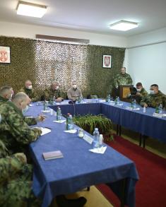 Minister Stefanović with Members of 310th Air Defence Self-Propelled Missile Battalion 