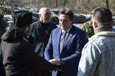 Министар Гашић присуствовао пливању за Часни крст у селу Шавране