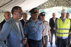 Председник Вучић обишао радове на изградњи нове касарне Војске Србије у Прибоју