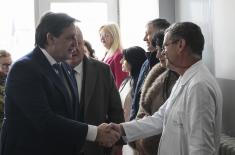 Министар Гашић обишао Гарнизонску амбуланту у Лесковцу