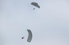 Обука у 63. падобранској бригади за скокове новим падобраном