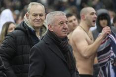 Pripadnici Ministarstva odbrane i Vojske Srbije plivali za Časni krst