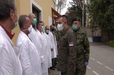 Ministar Vulin u Vojnoj bolnici u Novom Sadu: Ponosan sam na penzionisane lekare koji su se odazvali pozivu svoje vojske