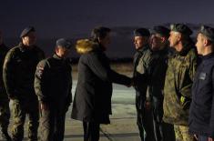 Министар Гашић у новогодишњој ноћи обишао дежурну јединицу ловачке авијације 