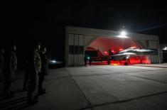 Министар Гашић у новогодишњој ноћи обишао дежурну јединицу ловачке авијације 