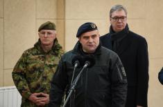 Председник Вучић обишао Одред војне полиције специјалне намене “Кобре”