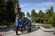 Министар Гашић и министар Хасанов положили венце на спомен-обележја у Београду