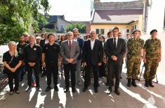Minister Vučević unveils memorial plague, lays wreath at war volunteer Janoš Rauk’s grave