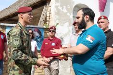 Minister Vučević visits family of Lt. Col. Goran Ostojić killed in Košare