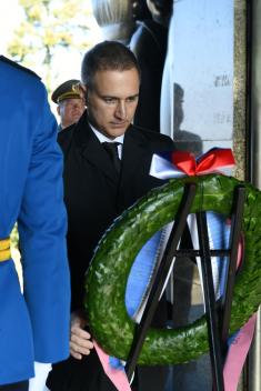 Minister Stefanović lays wreath at Monument to Unknown Soldier to mark Liberation of Belgrade Day