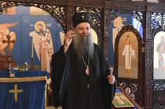 Patriarch Porfirije presents Serbian Armed Forces Guard with icons painted at Kovilj Monastery