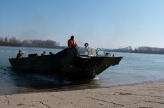 Redovna obuka pontonirskih jedinica Rečne flotile