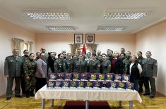 Orhideje i čestitke ministra odbrane za sve pripadnice sistema odbrane