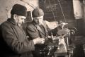 Војници у посети задрузи у селу Јабука 1950.