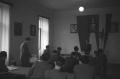 U vojničkom klubu: šah, novine, bilijar,  slobodno vreme (1951.)