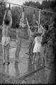 На купалишту Партизана: купачи, скокови са купалишта на Сави (1951. године)