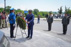Minister of Defence lays wreath at Memorial to Victims of NATO Aggression on Varvarin Bridge