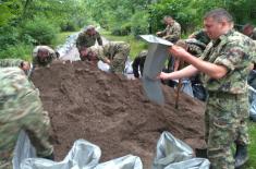 The Serbian Armed Forces Help in Defence against Flood 