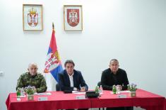 Министар Гашић обишао инфраструктурне радове у касарни „Стефан Немања“ у Рашки