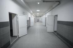 Министар Гашић обишао инфраструктурне радове у касарни „Стефан Немања“ у Рашки