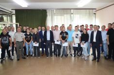 U Novom Sadu ispraćeni kandidati na dobrovoljno služenje vojnog roka 
