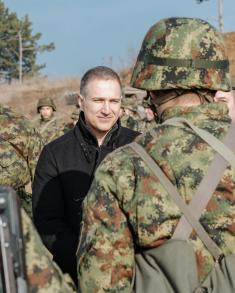 Minister Stefanović visits Air Force and Air Defence NCO Course students  