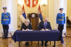 Потписан споразум између Министарства одбране и Министарства просвете о наградном литерарном конкурсу