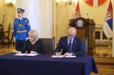 Agreement signed between Ministry of Defence and Ministry of Education on organizing writing competition with prizes