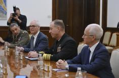 Састанак председника Вучића са командантом Команде здружених снага НАТО у Напуљу адмиралом Вајкофом