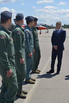 Ministar Stefanović: Pozivam mlade da izaberu poziv vojnog pilota 