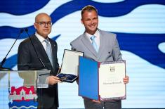 Minister Vučević Receives Key to the Town and Scroll of “Honorary Citizen of Banjaluka Town”