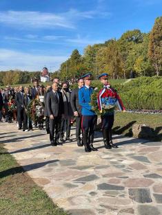 Predsednik Vučić predvodio ceremoniju Dana sećanja na žrtve u Drugom svetskom ratu