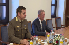 Minister Stefanović meets with Hungarian Minister of Defence Benkő  