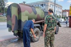 Војска Србије помаже у водoснабдевању угрожених општина